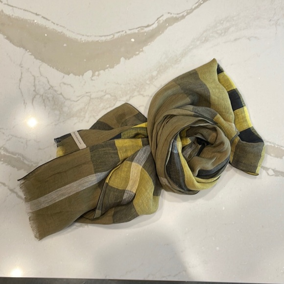 Burberry Accessories Burberry Giant Exploded Linen Check Scarf